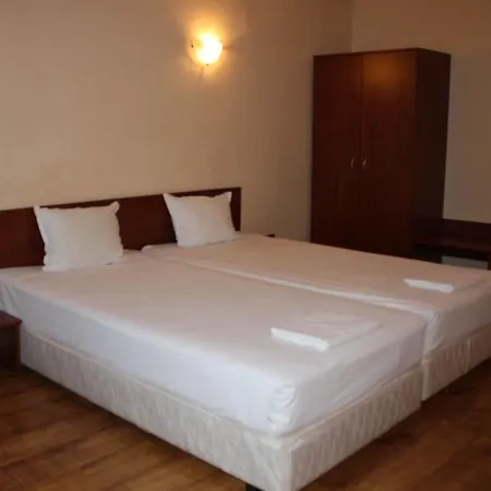 Отель Radnevo Hotel